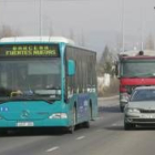 En la  foto de archivo, el bus de la línea 4, Bárcena-Fuentesnuevas