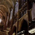 Vista del viejo órgano de la Catedral de León: al Cabildo le urge saber adónde llevarlo.