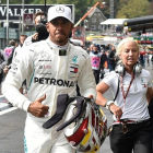 Lewis Hamilton celebra su nueva pole en Spa.