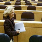 La ministra de Economía, Elena Salgado, a su llegada al pleno del Senado.