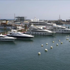 Embarcaciones de lujo en el puerto de València.