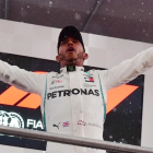 Hamilton celebra el triunfo en Alemania