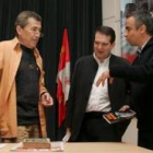 Abel Caballero, en el centro flanqueado por Sánchez Dragó (izquierda) y Jesús Courel (derecha)