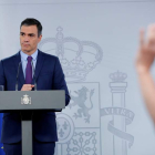 Pedro Sánchez, ayer durante la ronda de preguntas de la rueda de prensa en La Moncloa. CHEMA MOYA