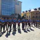 Revista de agentes en la plaza del Ayuntamiento. DL