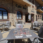 El Cantón se encuentra en el Camino de Villacedré, s/n Ribaseca (León). El teléfono del restaurante es el 987 280 432 y el exclusivo para reservas es el 619 03 99 34.