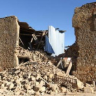 La casona ahora derruida llegó a contar con dos torres y estuvo unida al castillo, del siglo XVI.