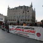 Concentración ayer en Botines contra las detenciones de jóvenes en Madrid.