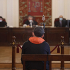 Imagen de un juicio contra un padre acusado de abusar sexualmente de su hija. JESÚS F. SALVADORES