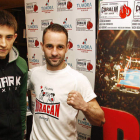Diego González y Saúl Tejada, en la Cava de Santa Clara, durante la presentación de la velada. F. OTERO