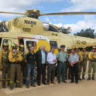 Francisco Álvarez, subdelegado de Gobierno, otras personalidades y las brigadas contra incendios