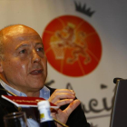 Corbalán durante una conferencia que dio en León en 2010