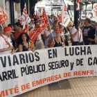 Los ferroviarios se concentraron contra los planes del gobierno para Adif y Renfe.
