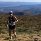 El atleta leonés Pablo Villa ganó la Travesía Integral de los Montes Aquilianos. DL