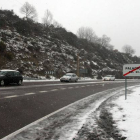 Nieve en la carretera CL-631, a su paso por Palacios del Sil