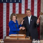 Pelosi cede la presidencia de la Cámara de Representantes al republicano John Boehner.