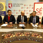 Un momento de la presentación, ayer. MARCIANO