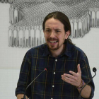 El secretario general del Podemos, Pablo Iglesias, en una rueda de prensa.