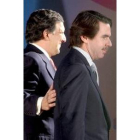 Aznar, junto al primer ministro portugués, José Manuel Durao Barroso