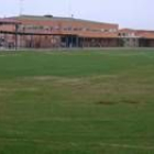 Aspecto de la recién acondicionada zona verde del instituto de Valencia de Don Juan