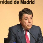 El presidente de la Comunidad de Madrid, durante su comparecencia de ayer.