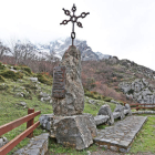 El mirador del Tombo, con la conocida estatua del Rebeco, es un enclave muy visitado del Parque Nacional de Picos de Europa.