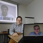 Víctor Castaño en videoconferencia desde Suiza, Rodrigo Pérez trabaja en León y Carlos García, conectado desde Madrid.