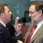 El primer ministro italiano, Matteo Renzi, y Mariano Rajoy, en una fotografía tomada en una cumbre europea en el 2014.