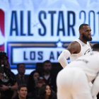 LeBron James condujo a su equipo hacia la victoria.