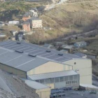 La Baña, en la foto, está directamente ligada a las canteras de pizarra y éstas se suministran en Po