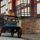 Los pioneros de Opel, estética de coche de caballos… a vapor.