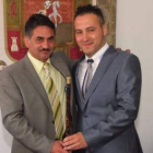 Redondo recibió ayer el bastón de mando del Ayuntamiento.