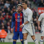 Messi y Cristiano Ronaldo, en un partido de Liga de la pasada temporada.