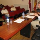 El profesor, Emilio Cartes Hernández, dirigiéndose ayer a los alumnos durante su ponencia