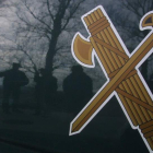 Agentes de la Guardia Civil de Armunia investigan el caso.