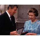 Ronald Reagan y la reina Isabel II. ARCHIVO