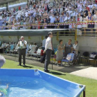 Bautismo de testigos de Jehová en la jornada de ayer en el estadio Reino de León.