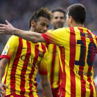 Lionel Messi celebra con Neymar el gol que supuso la victoria frente al Espanyol.