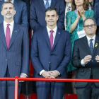 El rey, el presidente del Gobierno y el de la Generalitat en la inauguración de los juegos. DAVID AGUILAR