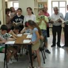 Tanto jóvenes como mayores se han incorporado a la biblioteca después de su reapertura
