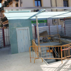 En la imagen se ve cómo la estructura exterior está terminada y tan sólo a falta de las barandillas de vidrio de la protección.