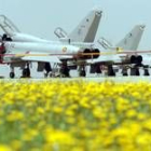 Los tres primeros Eurofighter, tras su llegada ayer a la base áerea de Morón