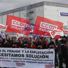 Protestas de los trabajadores de Embutidos Rodríguez contra los falsos autónomos en el sector
