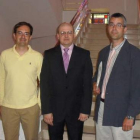 Los investigadores Enrique Alegre, Sir Alexis Suárez y Joaquín Barreiro.