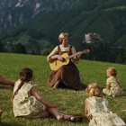 Una imagen de Sonrisas y lágrimas, con la actriz Julie Andrews en el centro.