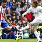Modric, durante el partido entre el Madrid y el Sporting.