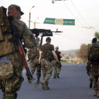 Elementos prorrusos de patrulla en la ciudad de Slaviansk.