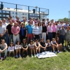 Premiados y patrocinadores posan juntos en las instalaciones de El Barco