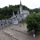 El santuario de Lourdes, anegado por el agua.