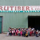 Alumnos de Puebla de Sanabria abrieron ayer la campaña de visitas a las fincas y cooperativas.